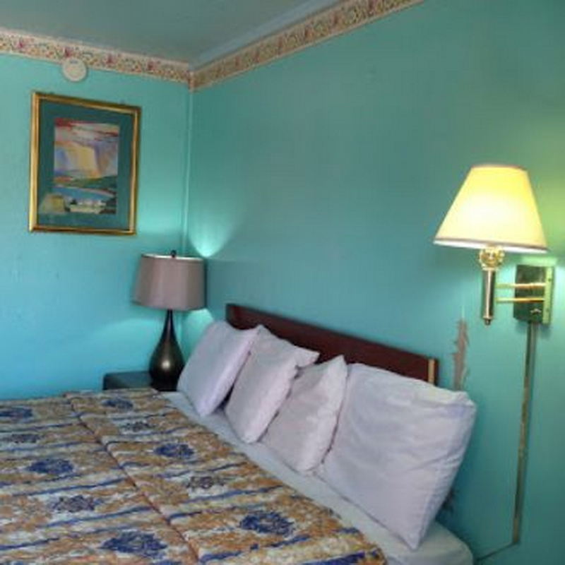 Mona Lisa Motel - From Web Listing (newer photo)
